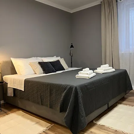 Cinderella With Free Parking Apartmán *