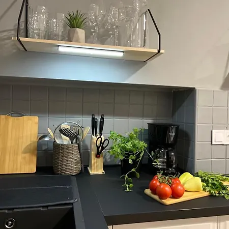 Cinderella With Free Parking Pola