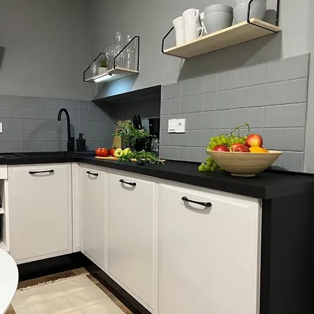 Cinderella With Free Parking * Pola